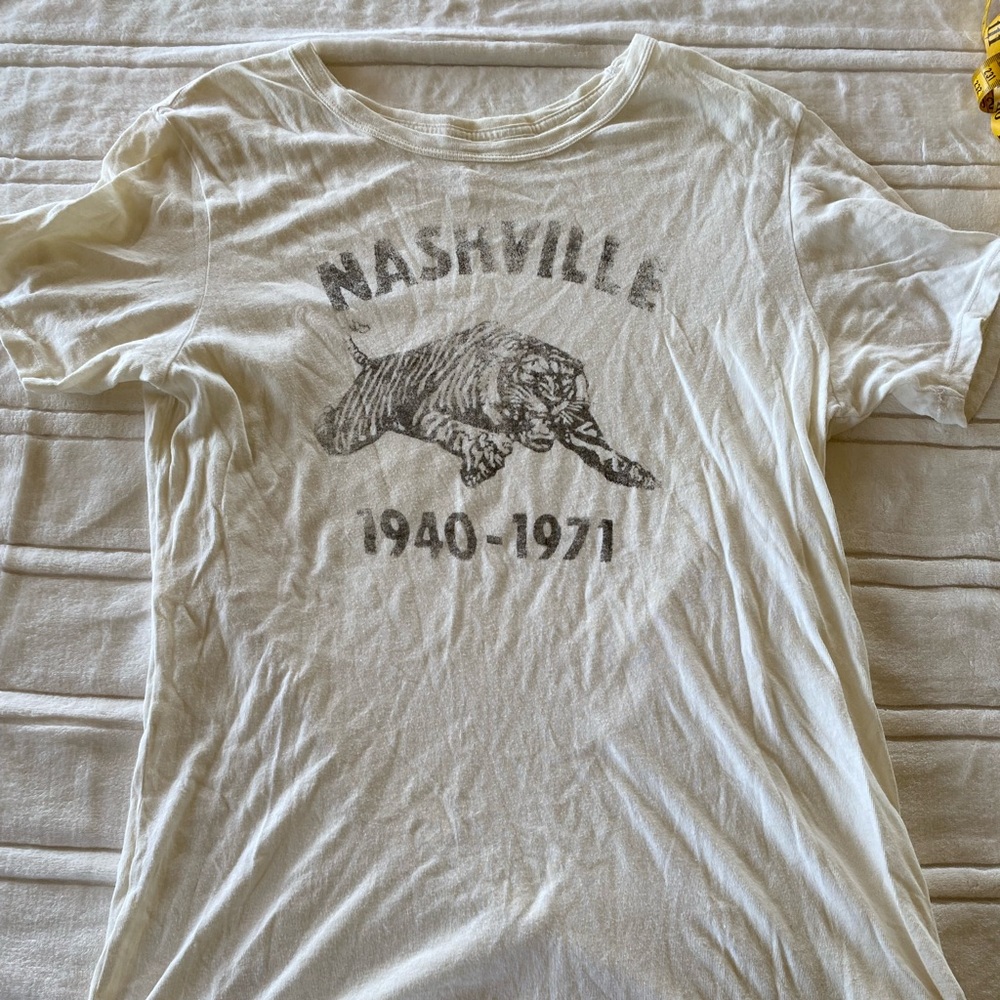 Imogene and willie NASHVILLE cream T-shirt L